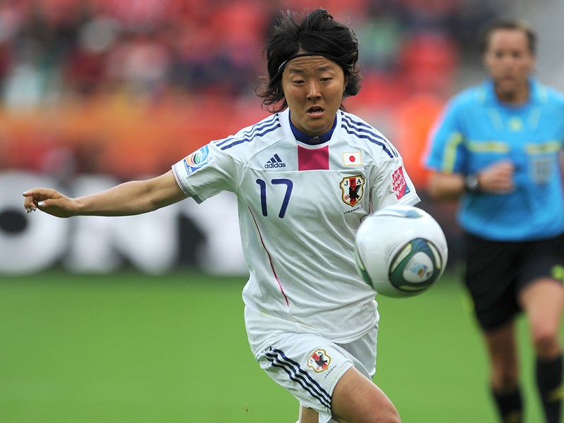 ฮือฮา !! ยูกิ นากาซาโตะ แข้งสาวทีมชาติญี่ปุ่น เซ็นสัญญาร่วมทีมฟุตบอลชาย 