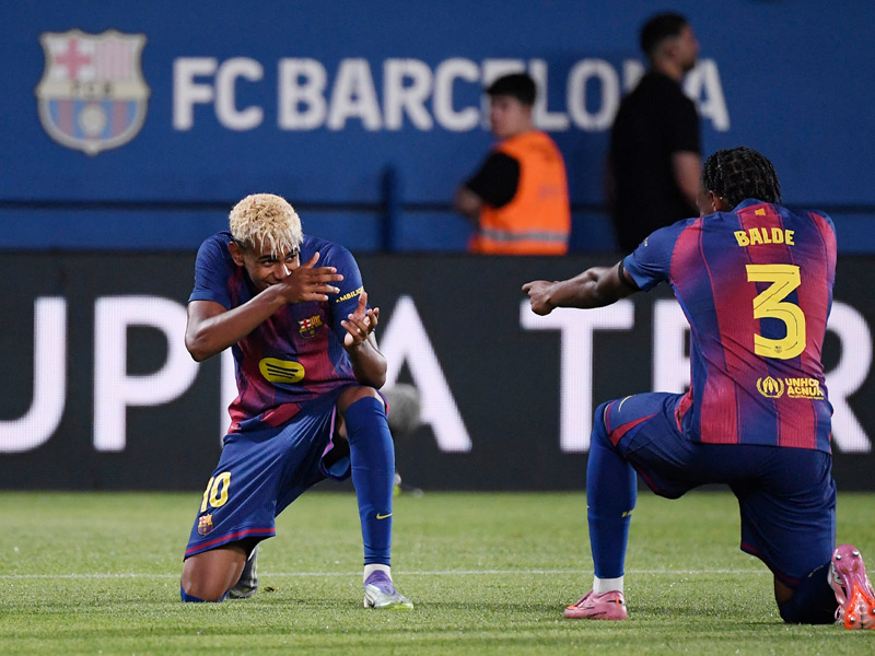 โจอัน กัมเปร์ โทรฟี่ : บาร์เซโลน่า 5-0 โคโม่