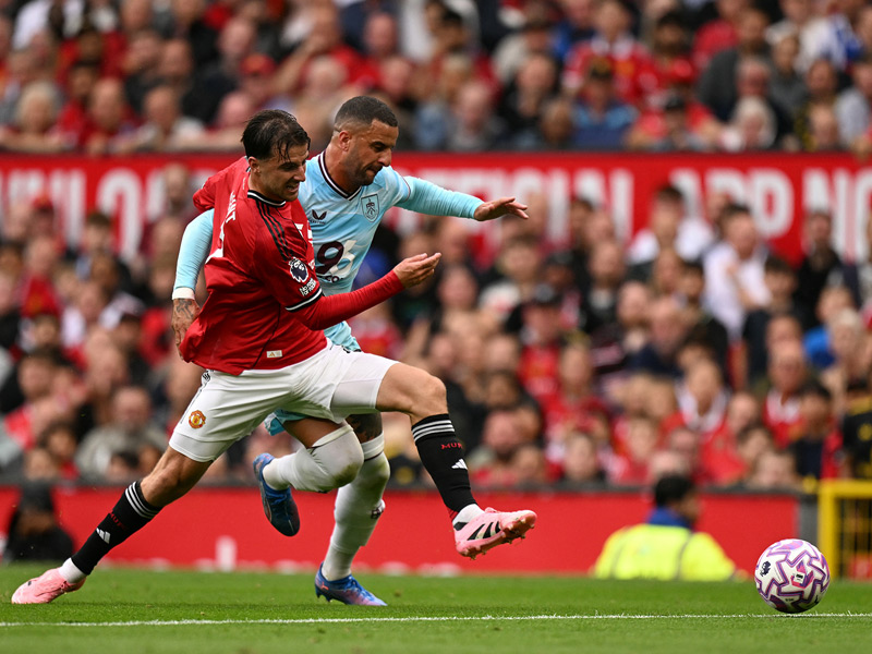 LIVE พรีเมียร์ลีก อังกฤษ : แมนยู 1-0 เบิร์นลี่ย์ 