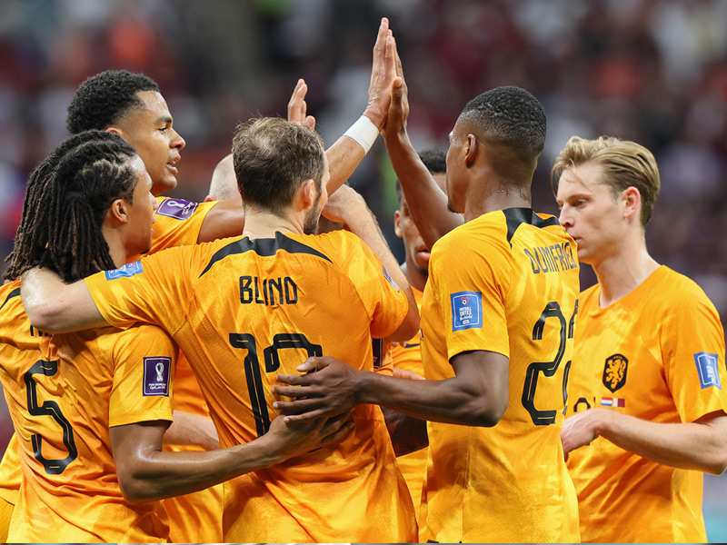 ฟุตบอลโลก 2022 : ฮอลแลนด์ 2-0 กาตาร์
