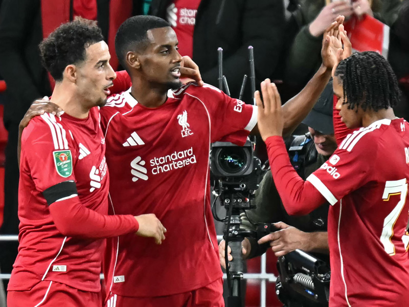 คาราบาว คัพ : อิซัค ปลดล็อก, เอกิติเก้ ซัดชัยก่อนโดนแดง