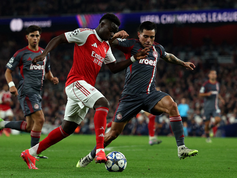 ยูฟ่า แชมเปี้ยนส์ ลีก : อาร์เซน่อล 2-0 โอลิมเปียกอส