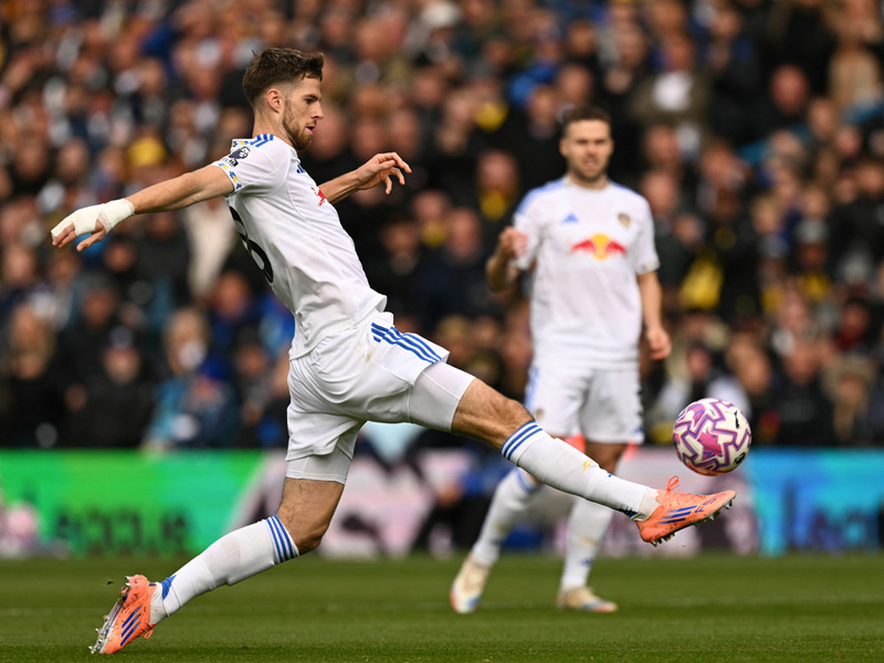 พรีเมียร์ลีก อังกฤษ : ลีดส์ 1-2 แอสตัน วิลล่า