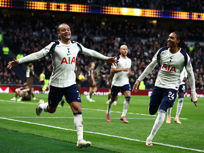 พรีเมียร์ลีก อังกฤษ : สเปอร์ส 2-0 เบรนท์ฟอร์ด