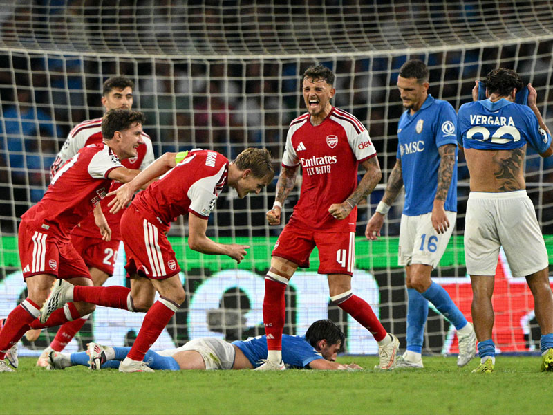 ยูฟ่า แชมเปี้ยนส์ ลีก : นาโปลี 0-1 อาร์เซน่อล