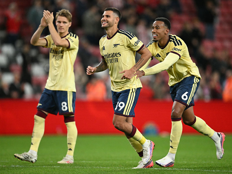พรีเมียร์ลีก อังกฤษ : ซันเดอร์แลนด์ 0-2 อาร์เซน่อล