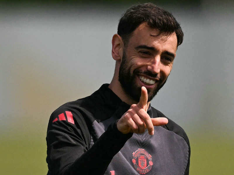 อดีตแข้งเชียร์ แมนยู ปาดหน้า อาร์เซน่อล-เชลซี คว้าตัวแทน บรูโน่ แฟร์นันด์ส