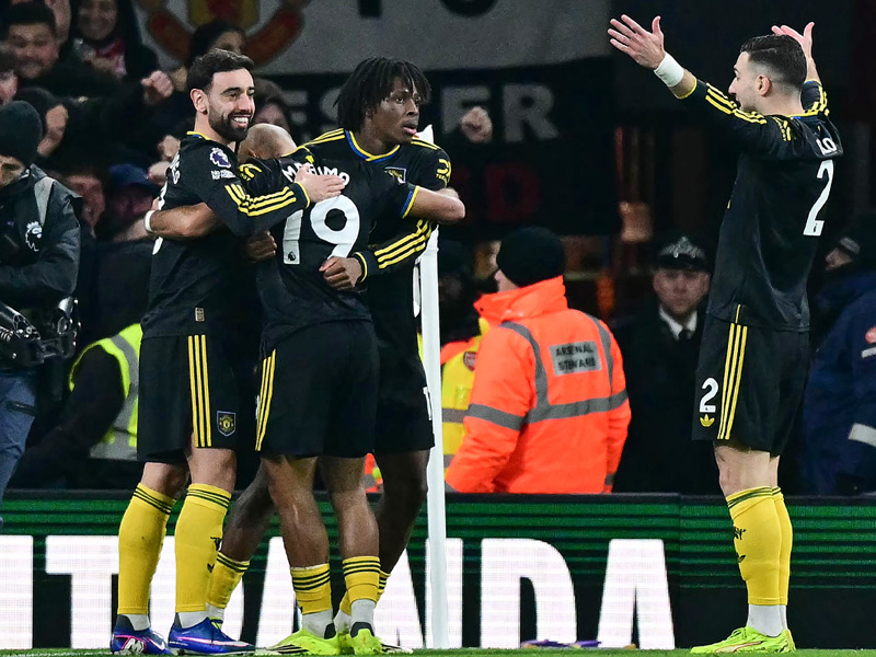 พรีเมียร์ลีก อังกฤษ : อาร์เซน่อล 2-3 แมนยู