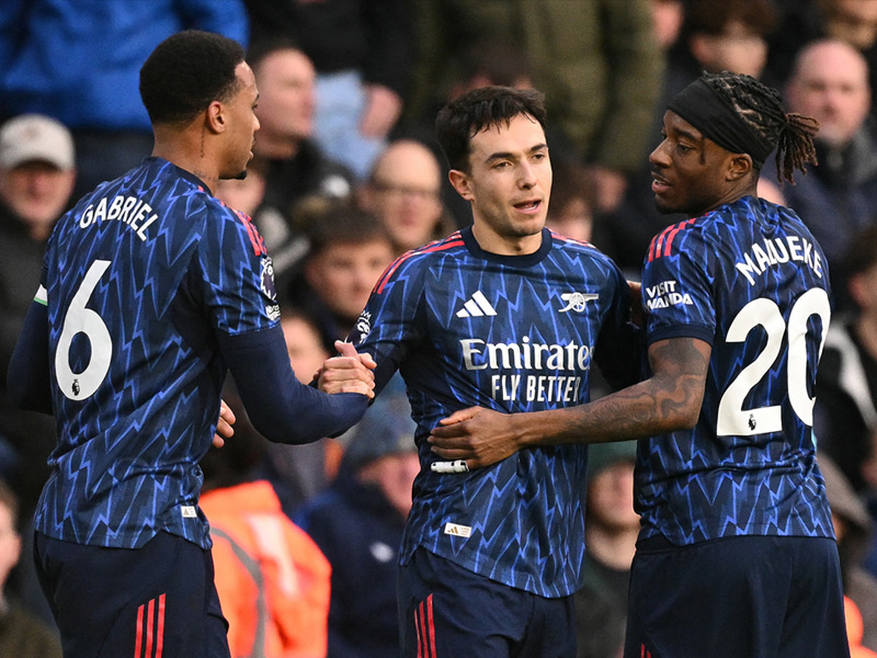 พรีเมียร์ลีก อังกฤษ : ลีดส์ ยูไนเต็ด 0-4 อาร์เซน่อล