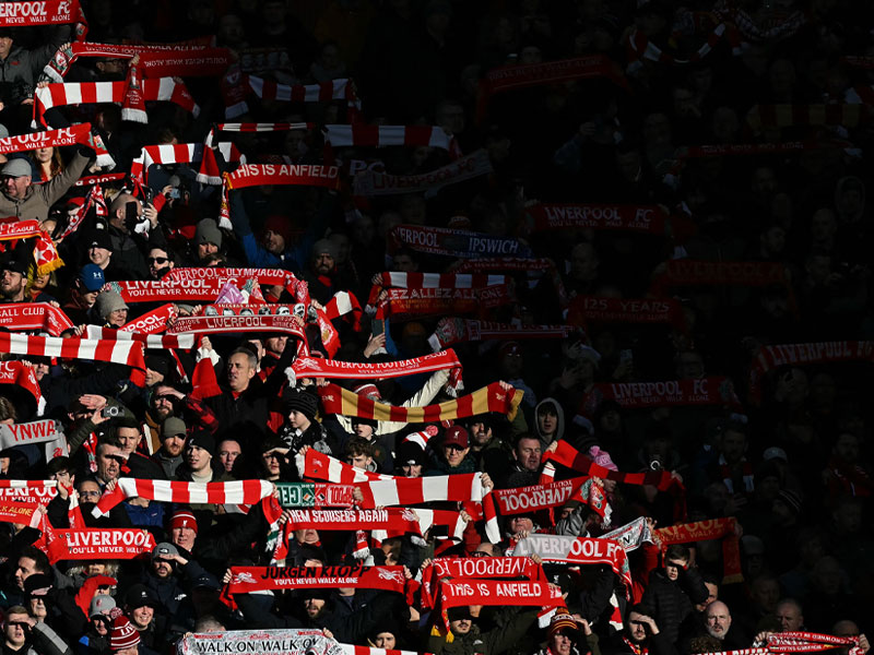ไม่ทนแล้ว !! แฟนบอล ลิเวอร์พูล นัดประท้วงใหญ่ หลังถูกสโมสรเมิน