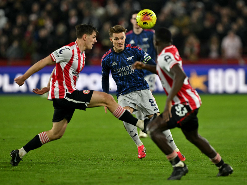 พรีเมียร์ลีก อังกฤษ : เบรนท์ฟอร์ด 1-1 อาร์เซน่อล