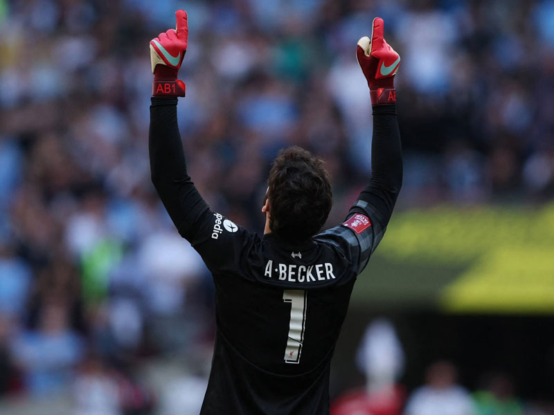 ทีมยักษ์ใหญ่อิตาลี เตรียมโละผู้รักษาประตูยกชุด เล็งสอย อลิสซอน